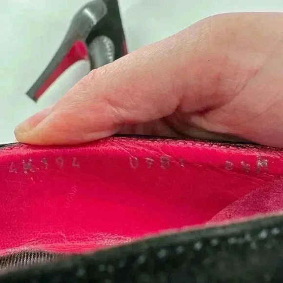 Emanuel Ungaro heels size 8.5 black Italian leather suede cap toe brogue career - Picture 11 of 14